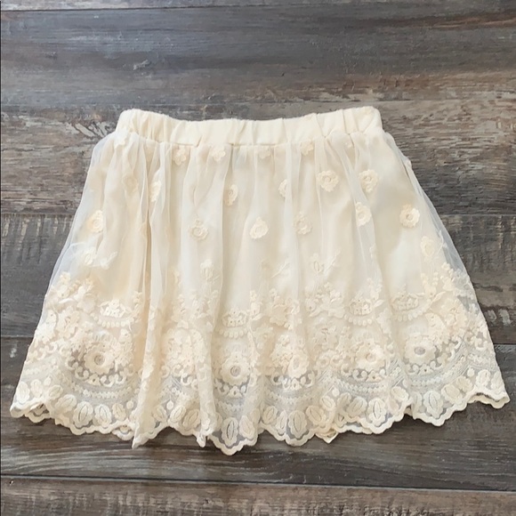 Forever 21 Dresses & Skirts - 🌻3/20 FOREVER21 gorgeous lace skirt